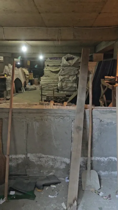 Satılır obyekt 557 m²