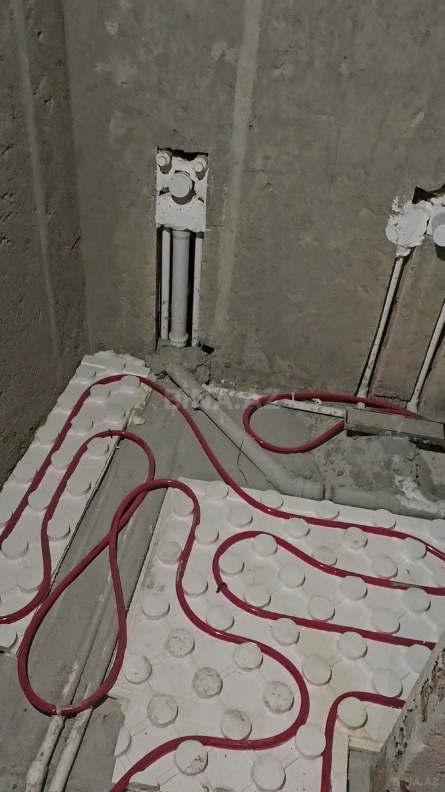 Satılır obyekt 557 m²