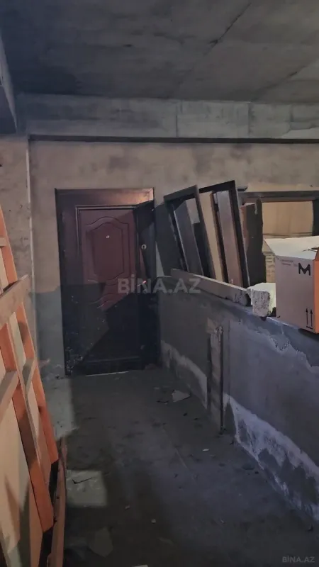 Satılır obyekt 557 m²