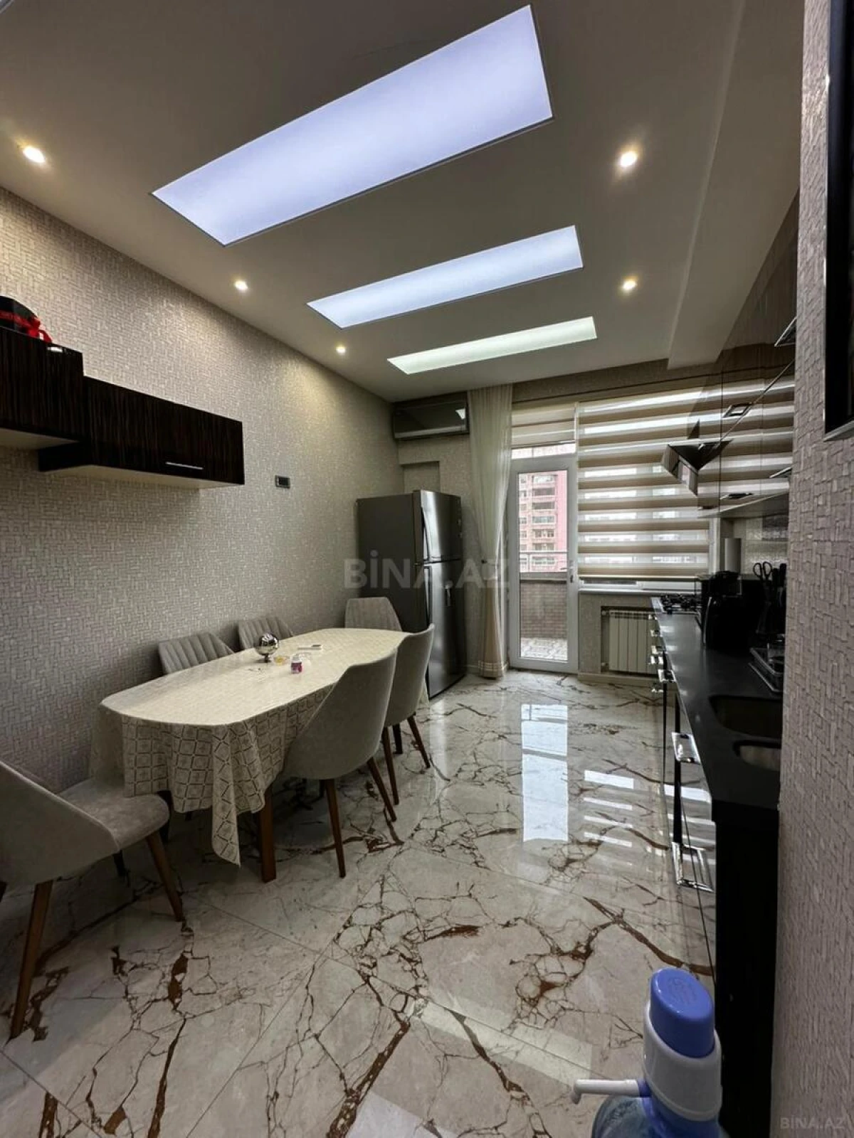 Satılır 3 otaqlı mənzil 150 m²