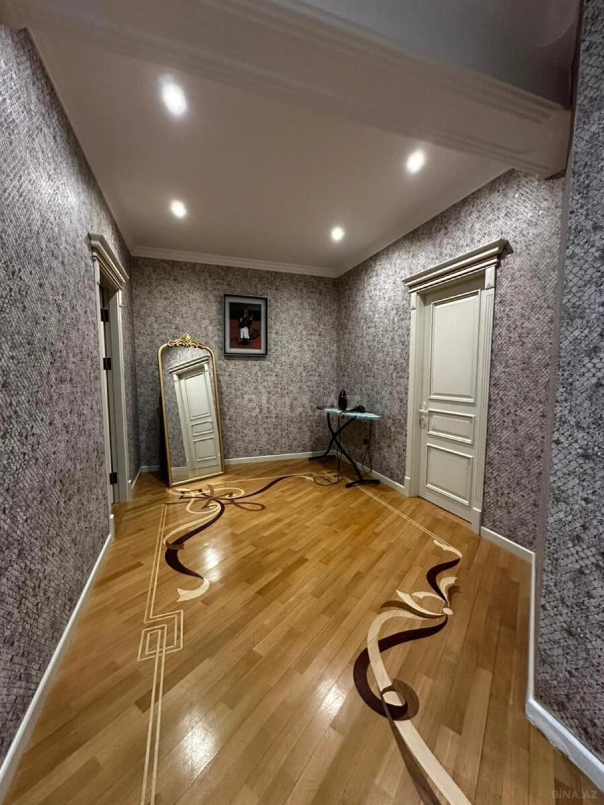 Satılır 3 otaqlı mənzil 150 m²