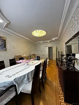 Satılır 3 otaqlı mənzil 150 m²