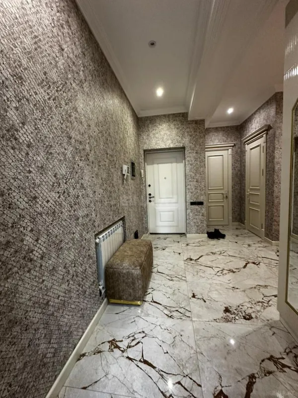 Satılır 3 otaqlı mənzil 150 m²