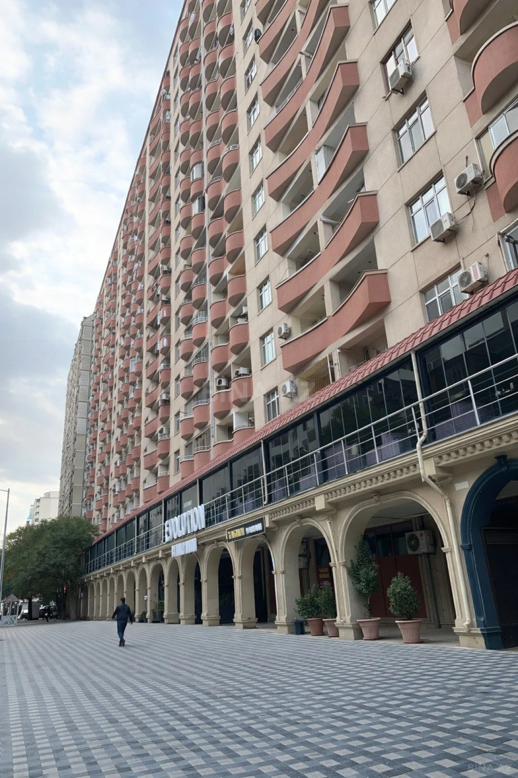 Satılır 2 otaqlı mənzil 95 m²