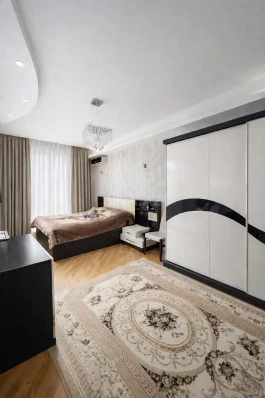 Satılır 2 otaqlı mənzil 95 m²