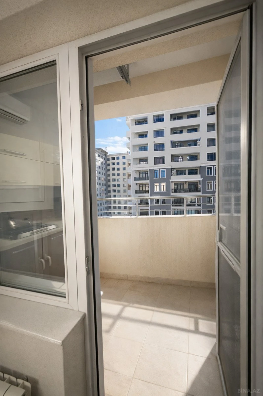 Satılır 2 otaqlı mənzil 95 m²