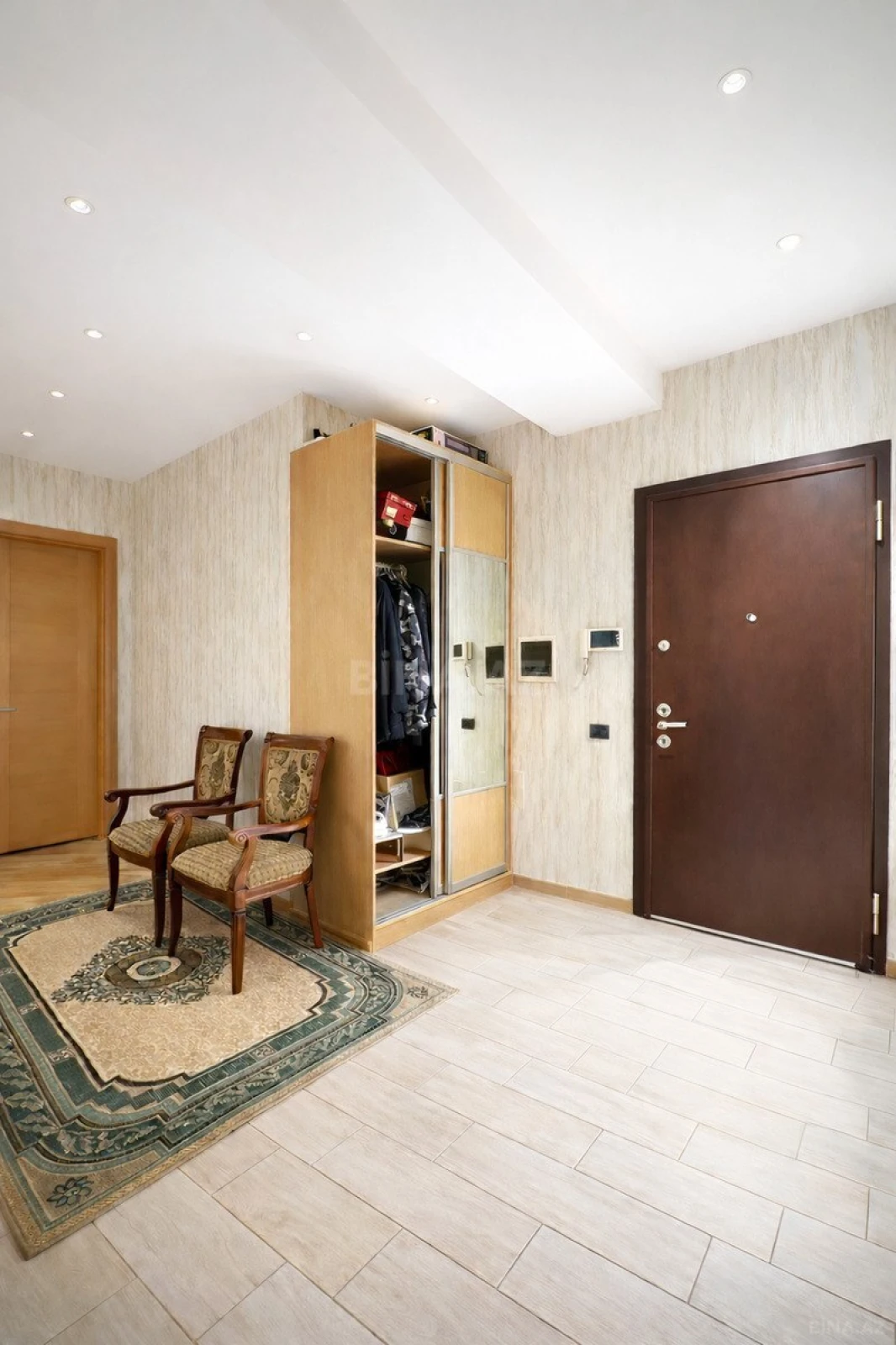 Satılır 2 otaqlı mənzil 95 m²