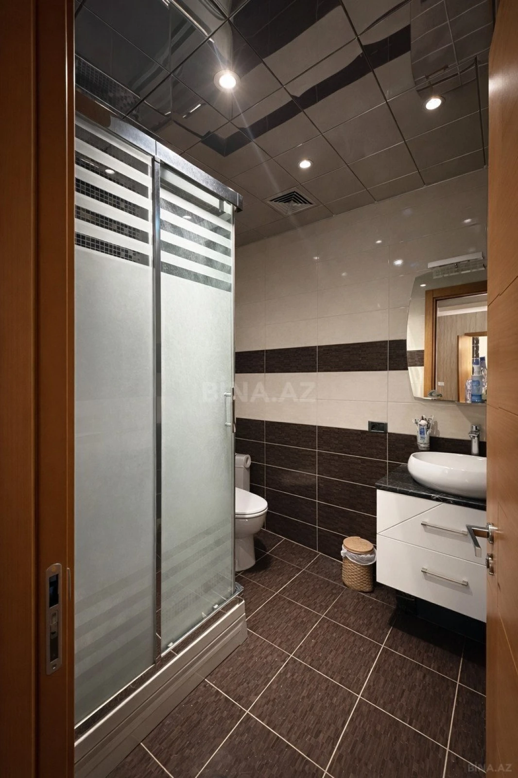 Satılır 2 otaqlı mənzil 95 m²