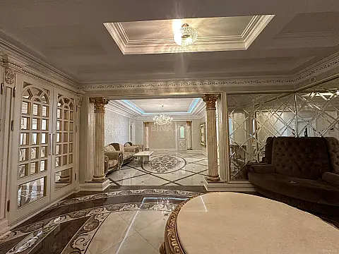 Satılır 6 otaqlı mənzil 420 m²