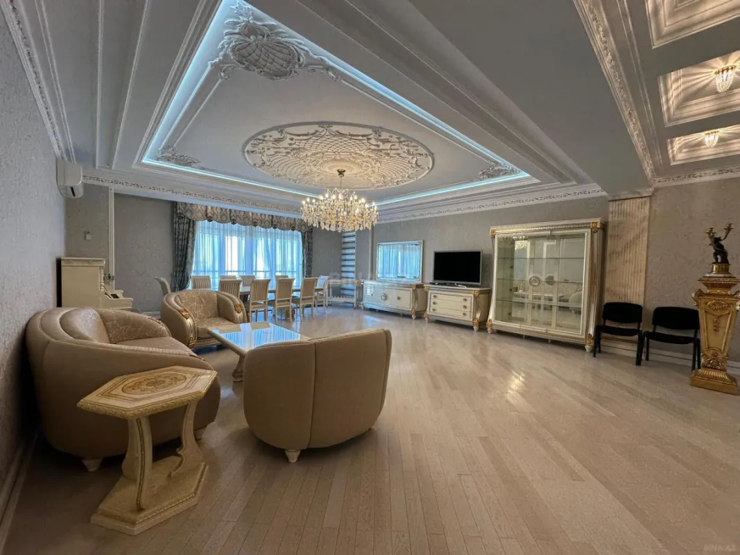 Satılır 6 otaqlı mənzil 420 m²