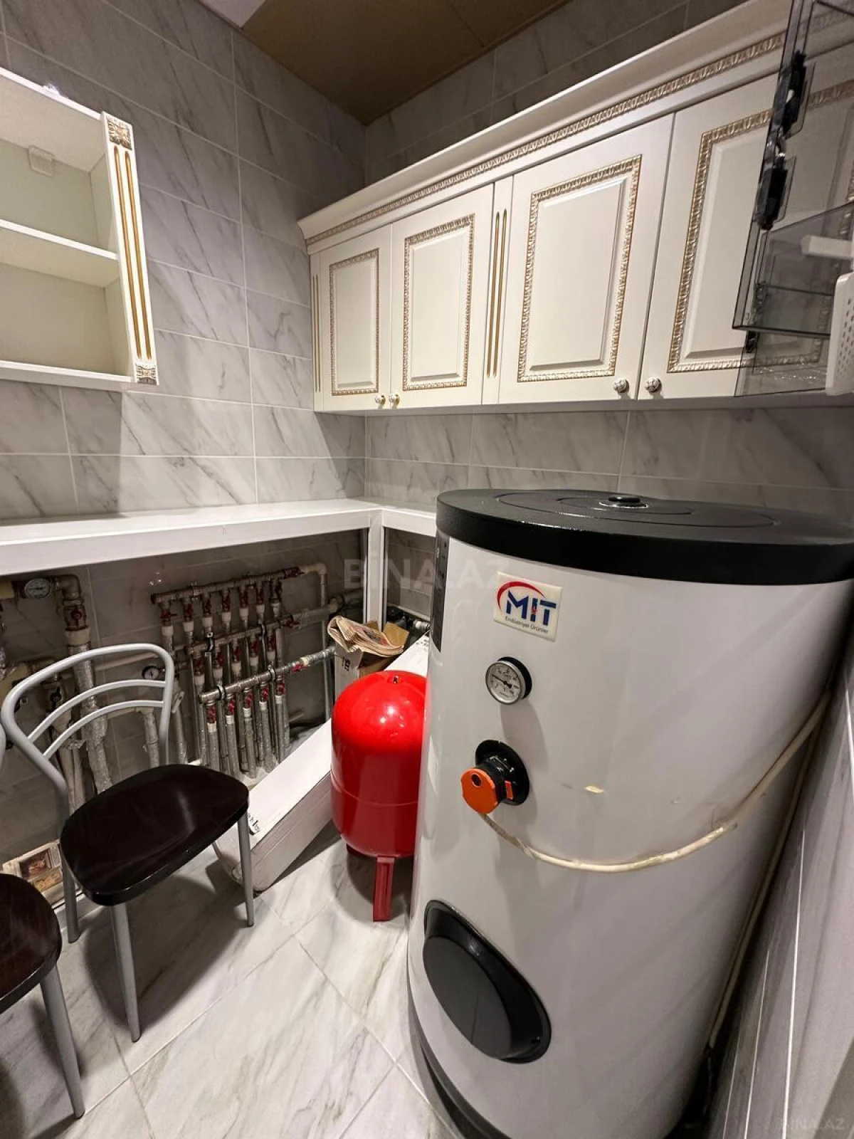 Satılır 6 otaqlı mənzil 420 m²