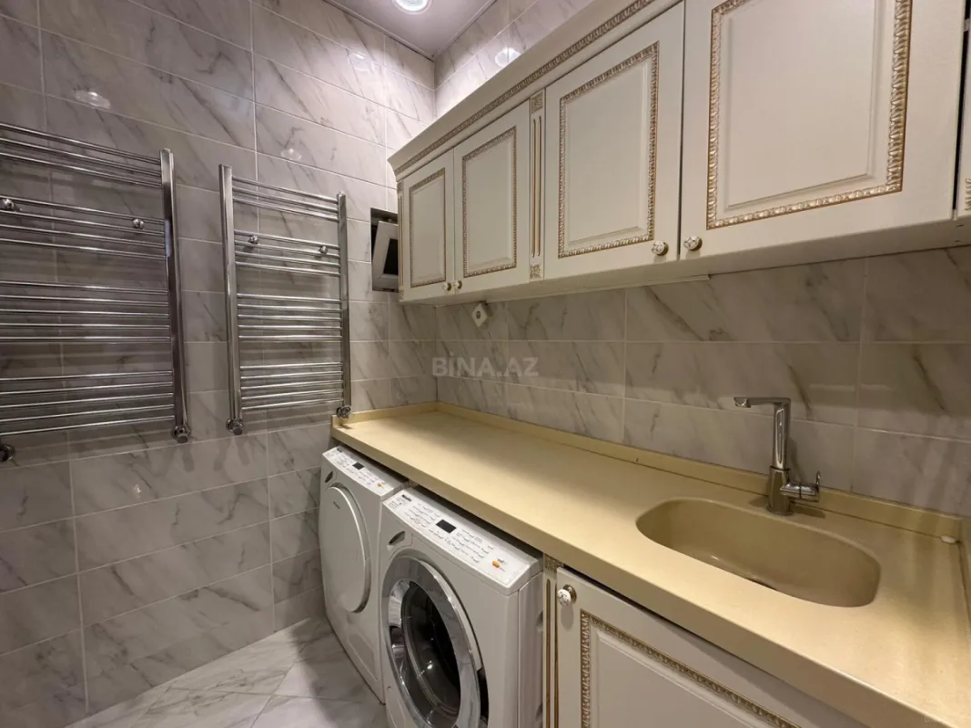 Satılır 6 otaqlı mənzil 420 m²