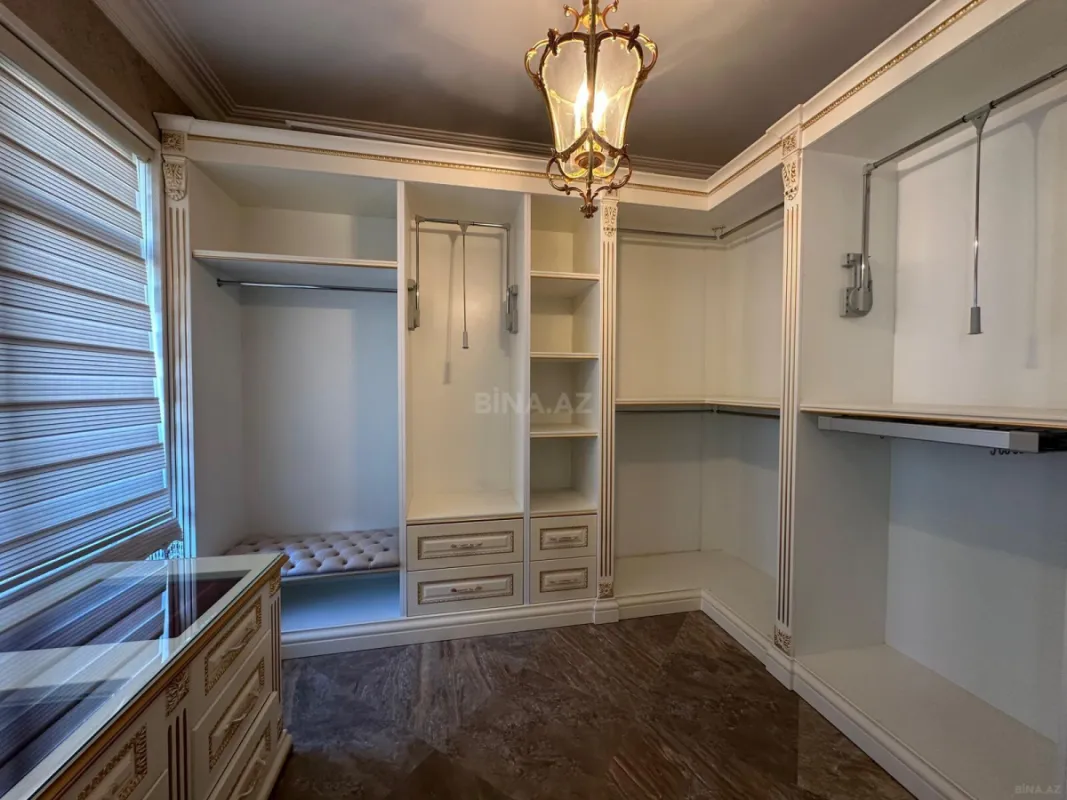 Satılır 6 otaqlı mənzil 420 m²