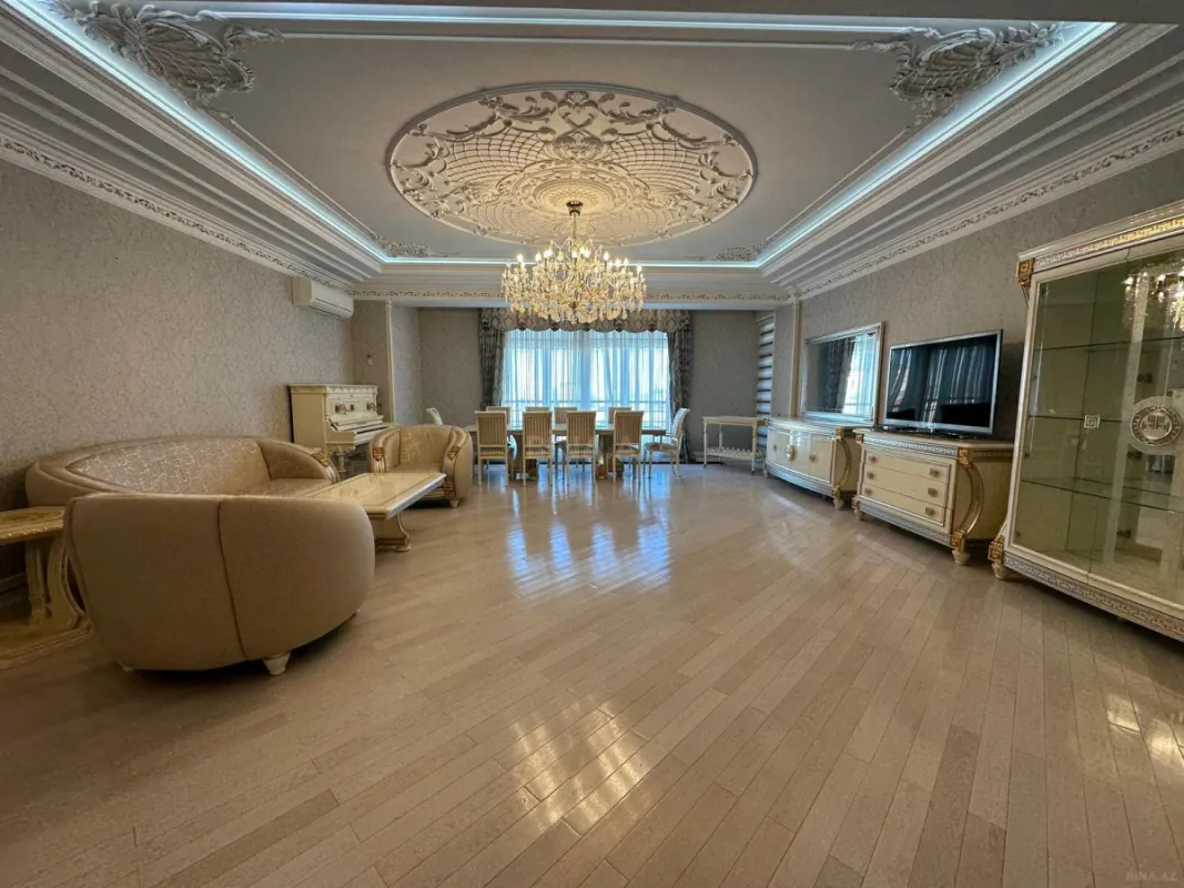 Satılır 6 otaqlı mənzil 420 m²