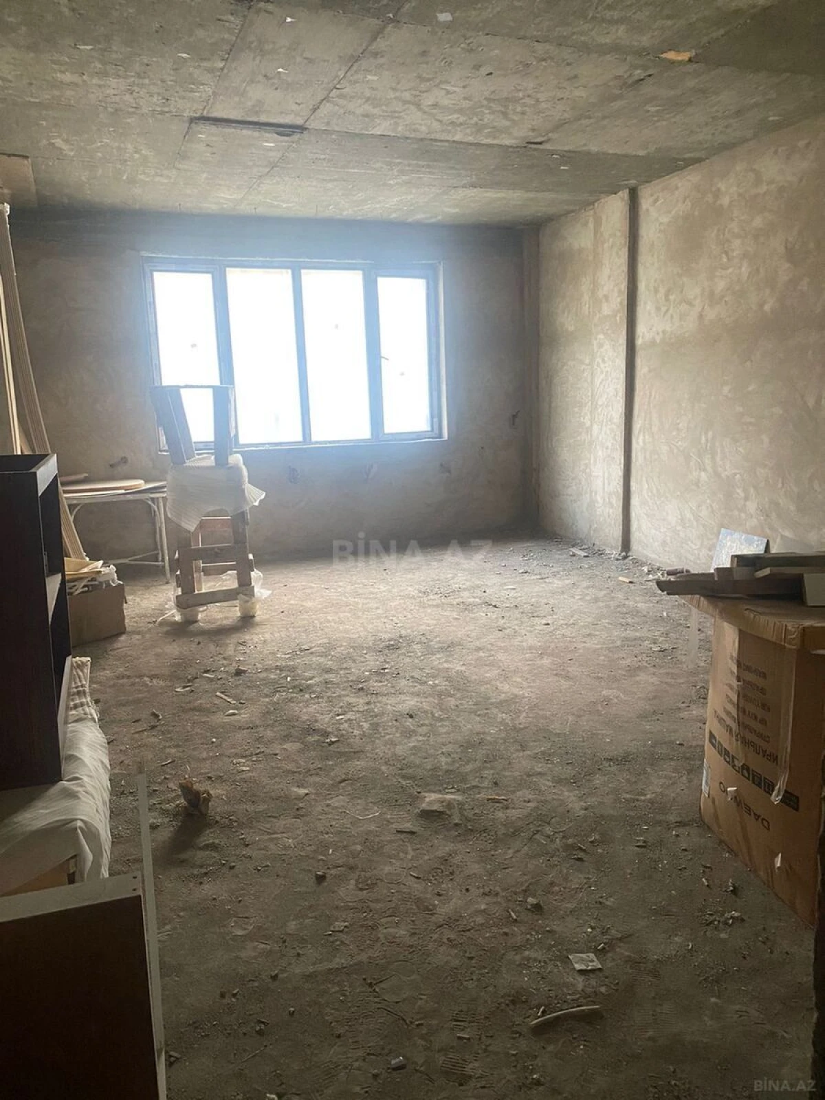 Satılır 4 otaqlı mənzil 160 m²