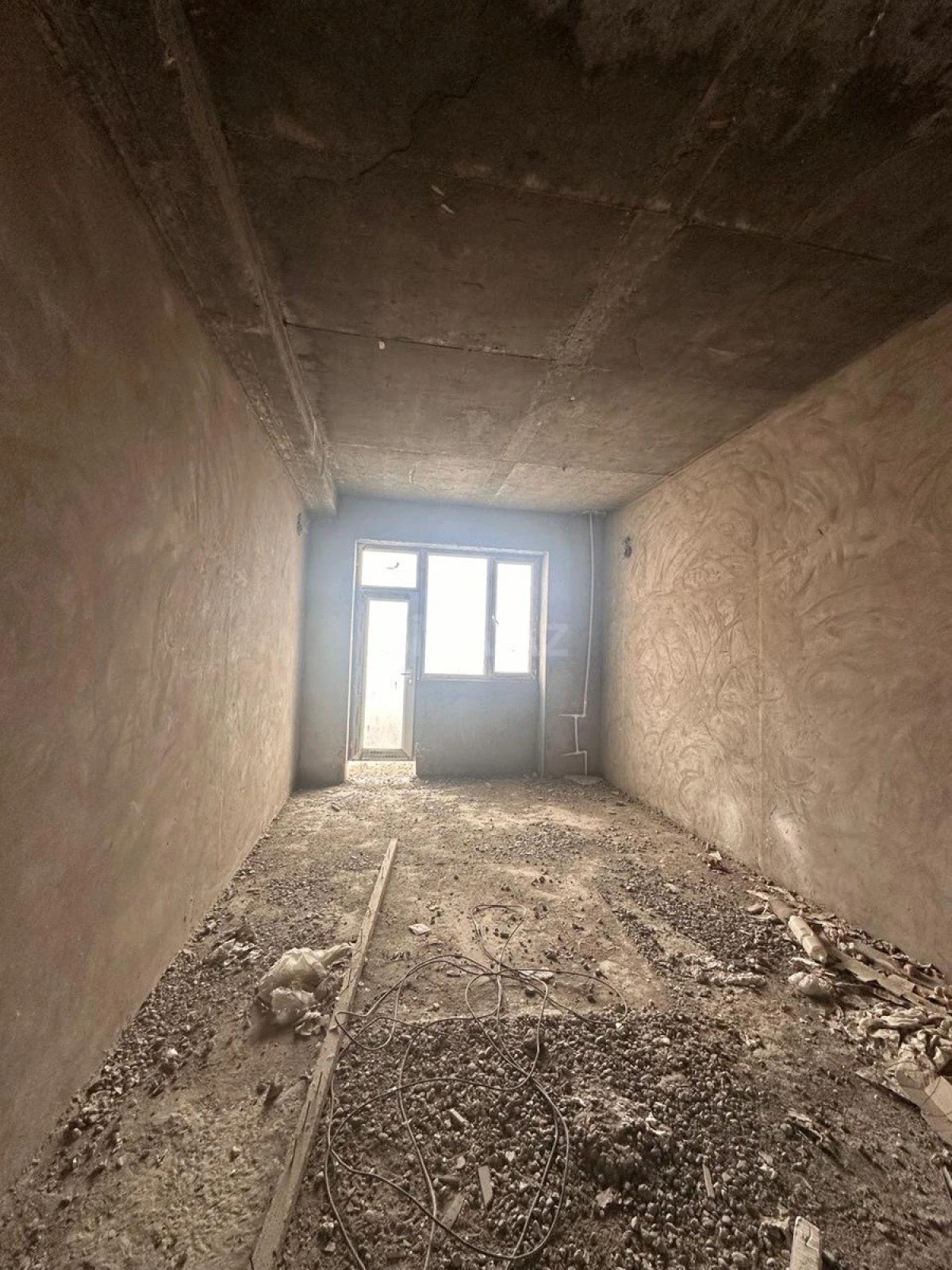 Satılır 4 otaqlı mənzil 160 m²