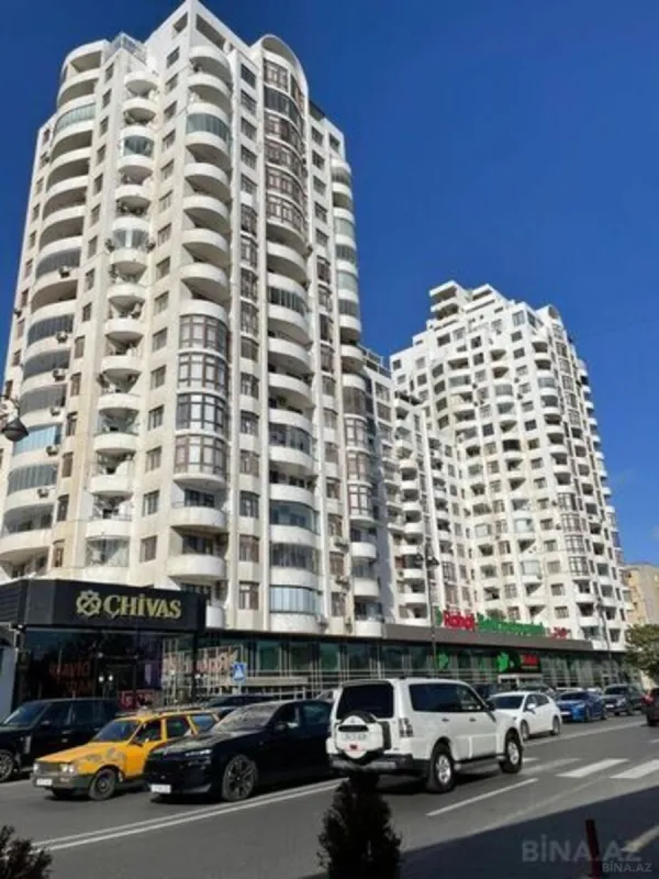 Satılır 4 otaqlı mənzil 160 m²