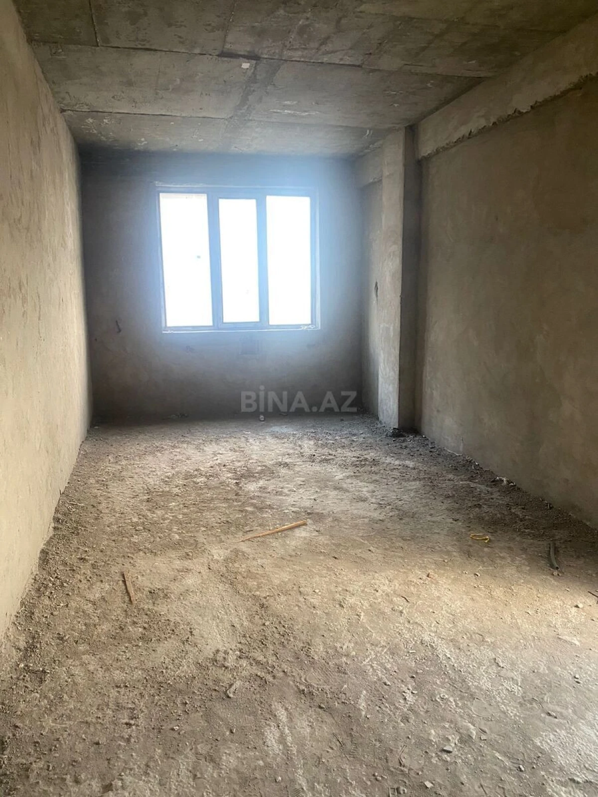 Satılır 4 otaqlı mənzil 160 m²