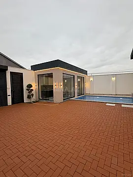 Satılır 4 otaqlı həyət evi 160 m²