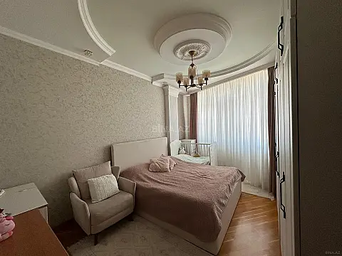 Satılır 2 otaqlı mənzil 88 m²