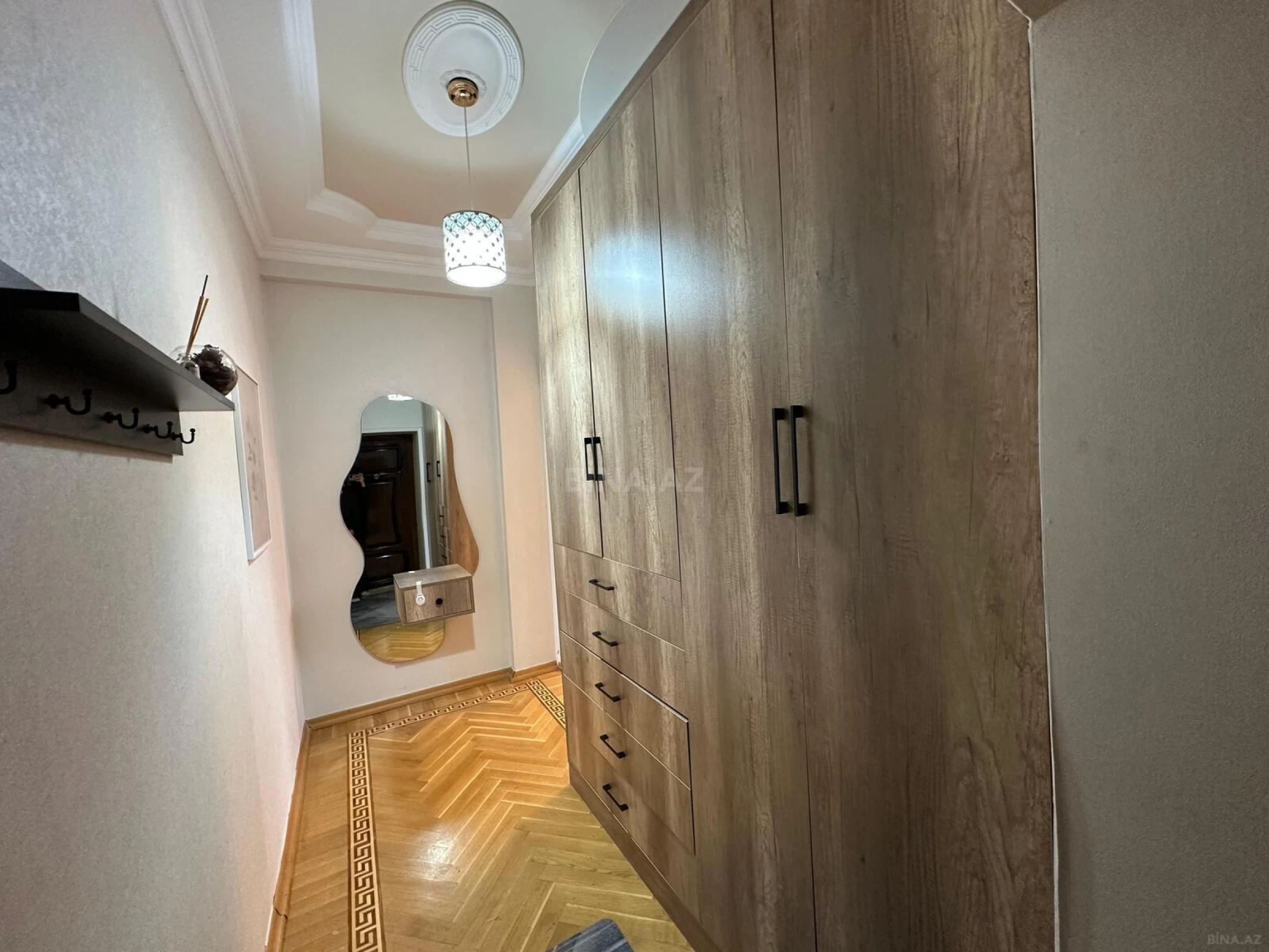 Satılır 2 otaqlı mənzil 88 m²