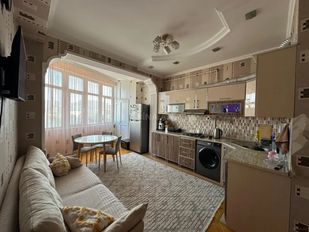 Satılır 2 otaqlı mənzil 88 m²