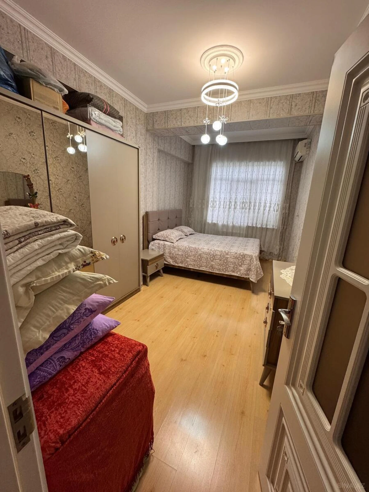 Satılır 2 otaqlı mənzil 85 m²