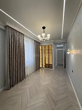 Satılır 4 otaqlı mənzil 172 m²