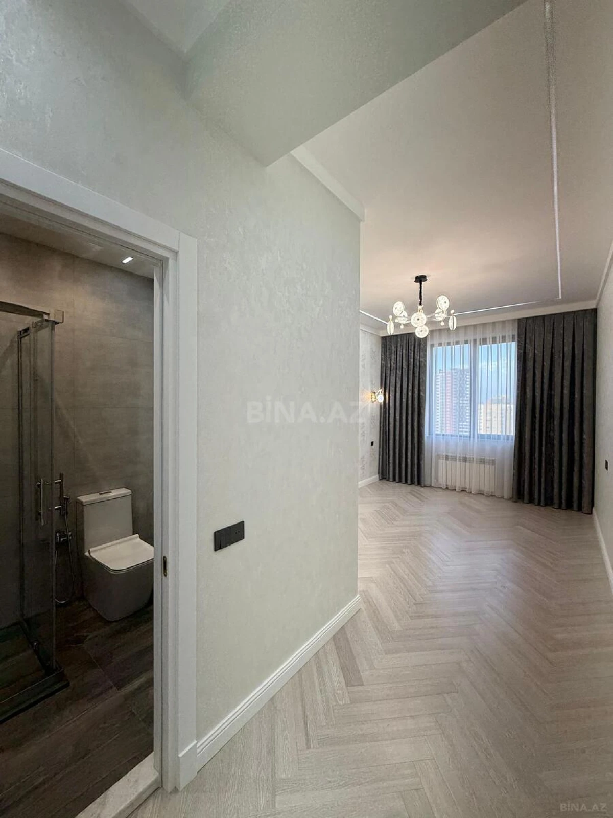 Satılır 4 otaqlı mənzil 172 m²
