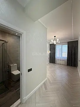 Satılır 4 otaqlı mənzil 172 m²
