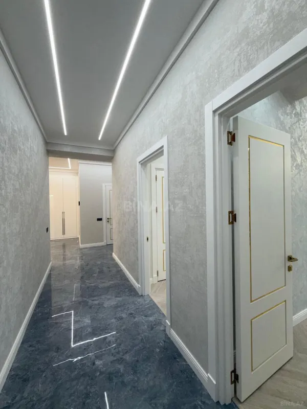 Satılır 4 otaqlı mənzil 172 m²