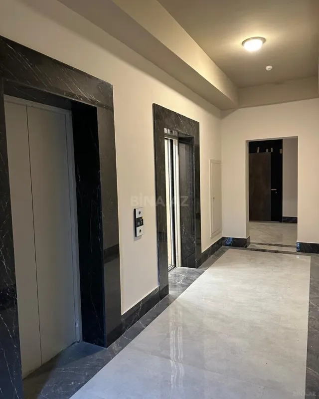 Satılır 4 otaqlı mənzil 172 m²