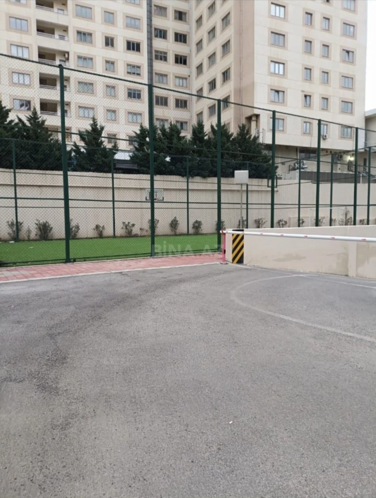 Satılır 4 otaqlı mənzil 172 m²