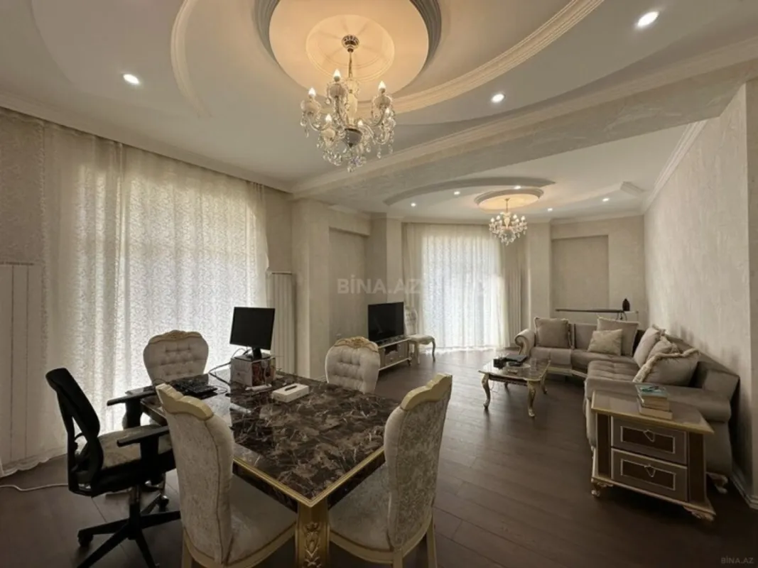 Kirayə verilir 3 otaqlı mənzil 130 m²