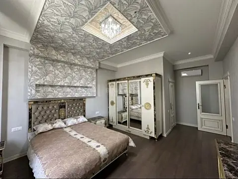 Kirayə verilir 3 otaqlı mənzil 130 m²
