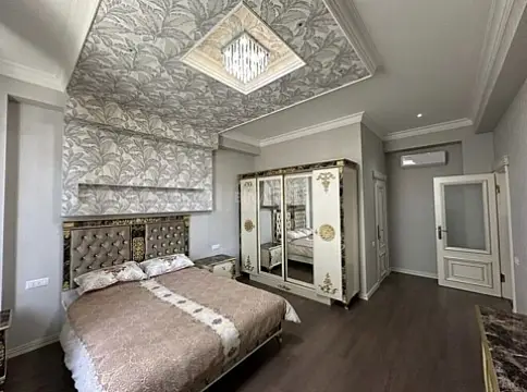 Kirayə verilir 3 otaqlı mənzil 130 m²
