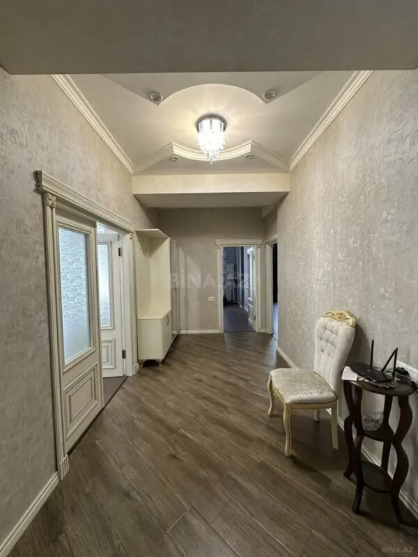Kirayə verilir 3 otaqlı mənzil 130 m²