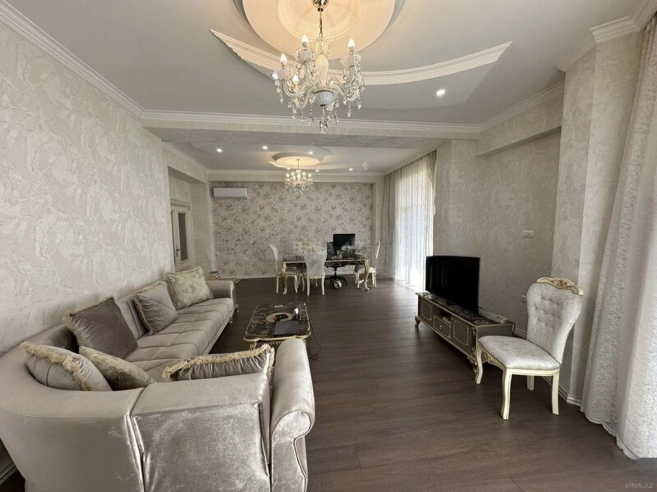Kirayə verilir 3 otaqlı mənzil 130 m²