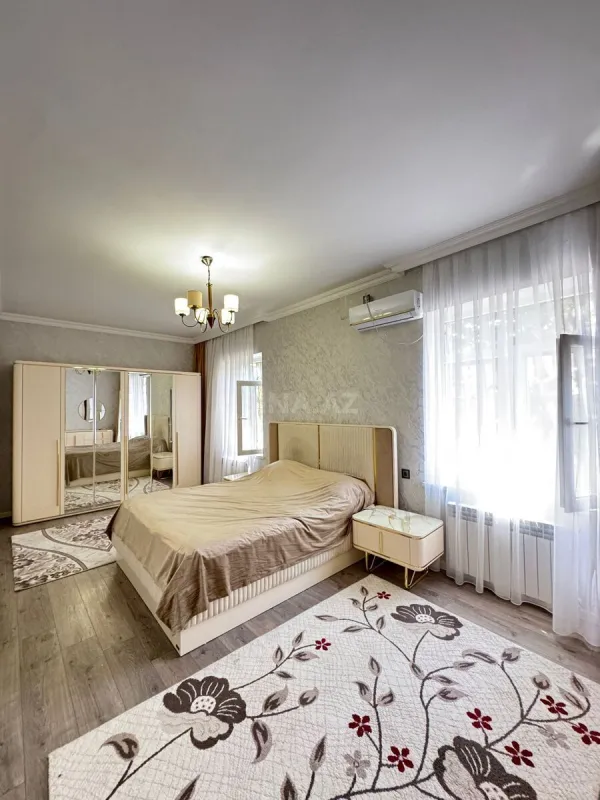 Satılır 4 otaqlı həyət evi 190 m²