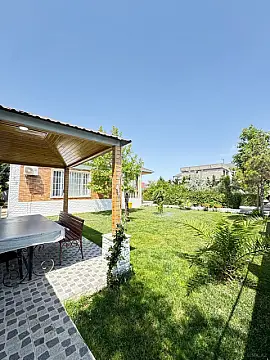 Satılır 4 otaqlı həyət evi 190 m²