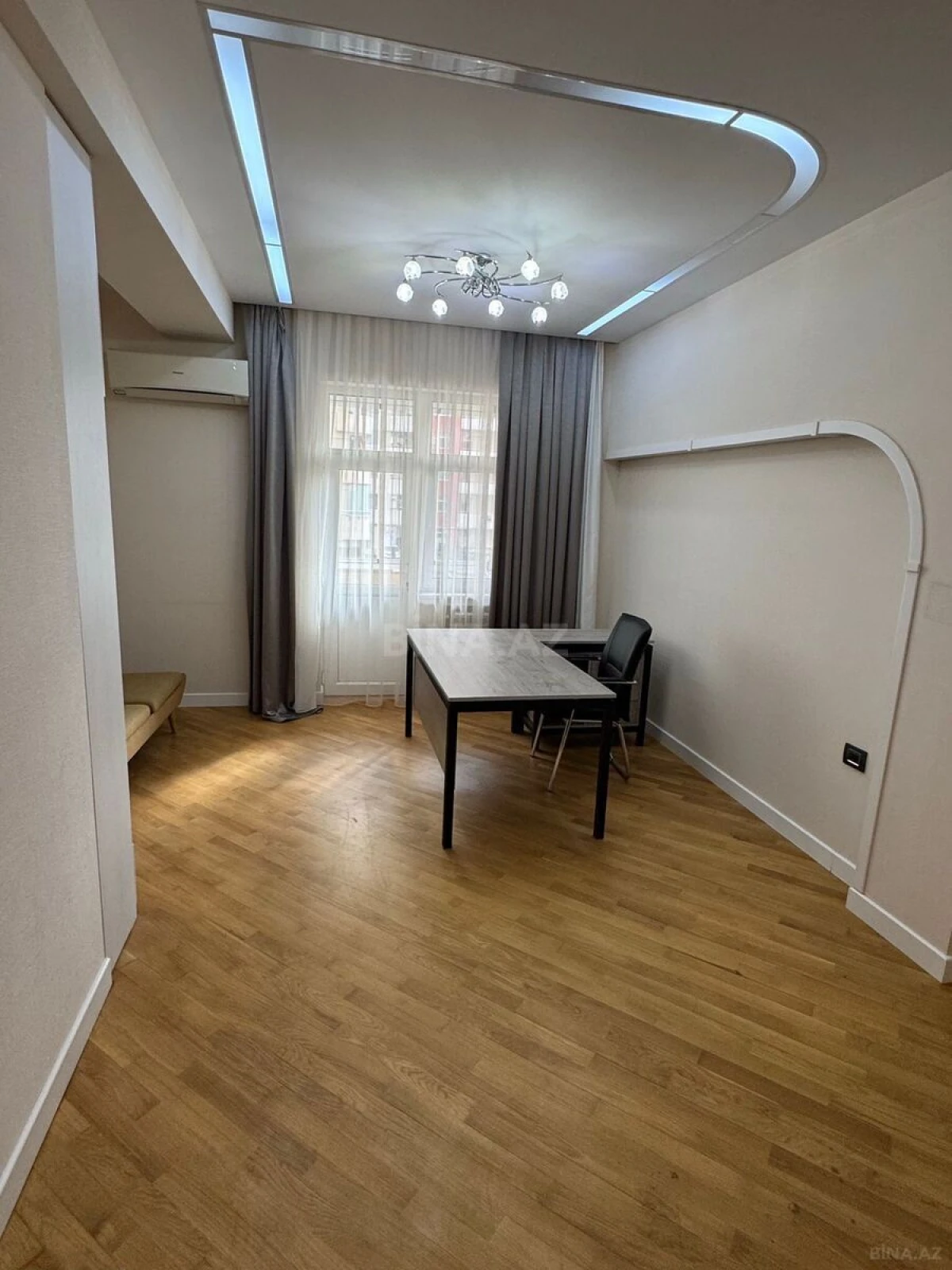 Kirayə verilir 3 otaqlı ofis 135 m²