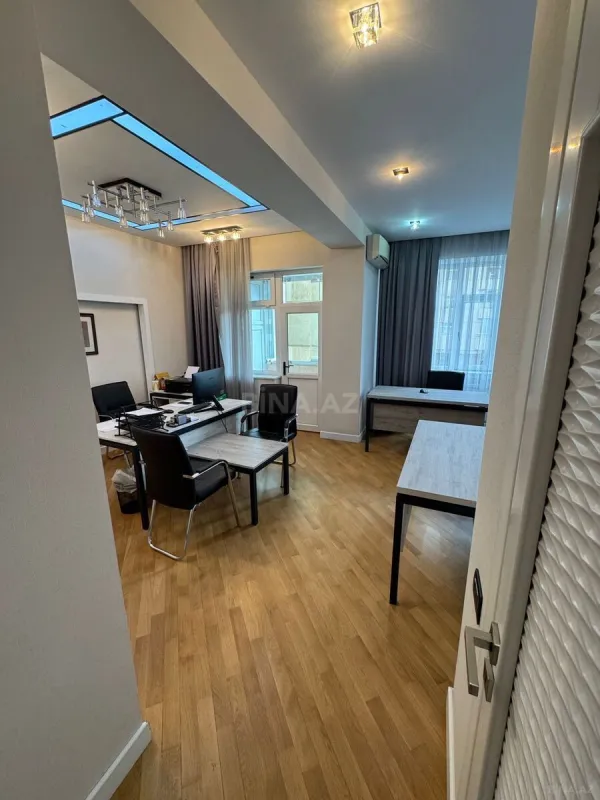 Kirayə verilir 3 otaqlı ofis 135 m²