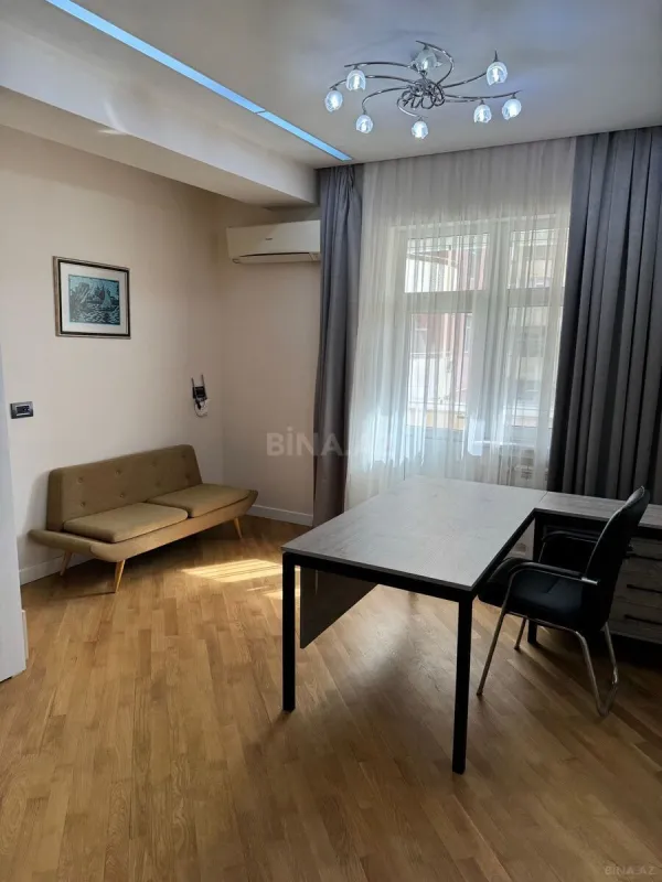 Kirayə verilir 3 otaqlı ofis 135 m²