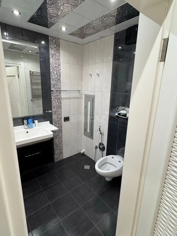 Kirayə verilir 3 otaqlı ofis 135 m²