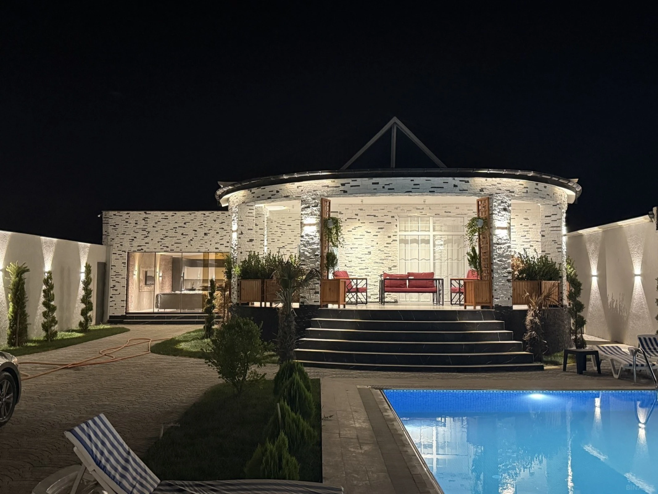 Kirayə verilir 4 otaqlı həyət evi 270 m²