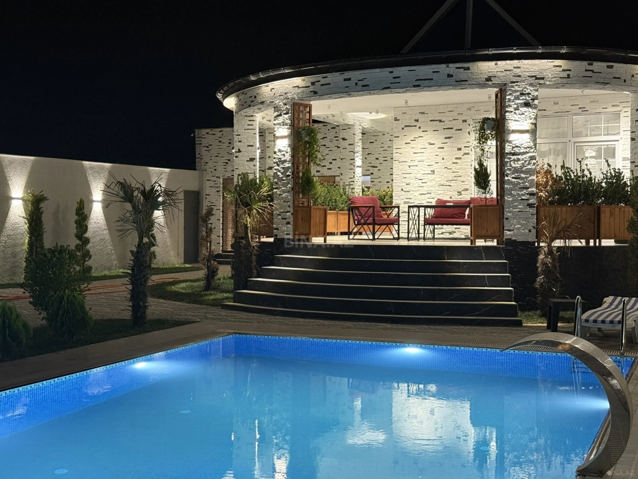 Kirayə verilir 4 otaqlı həyət evi 270 m²