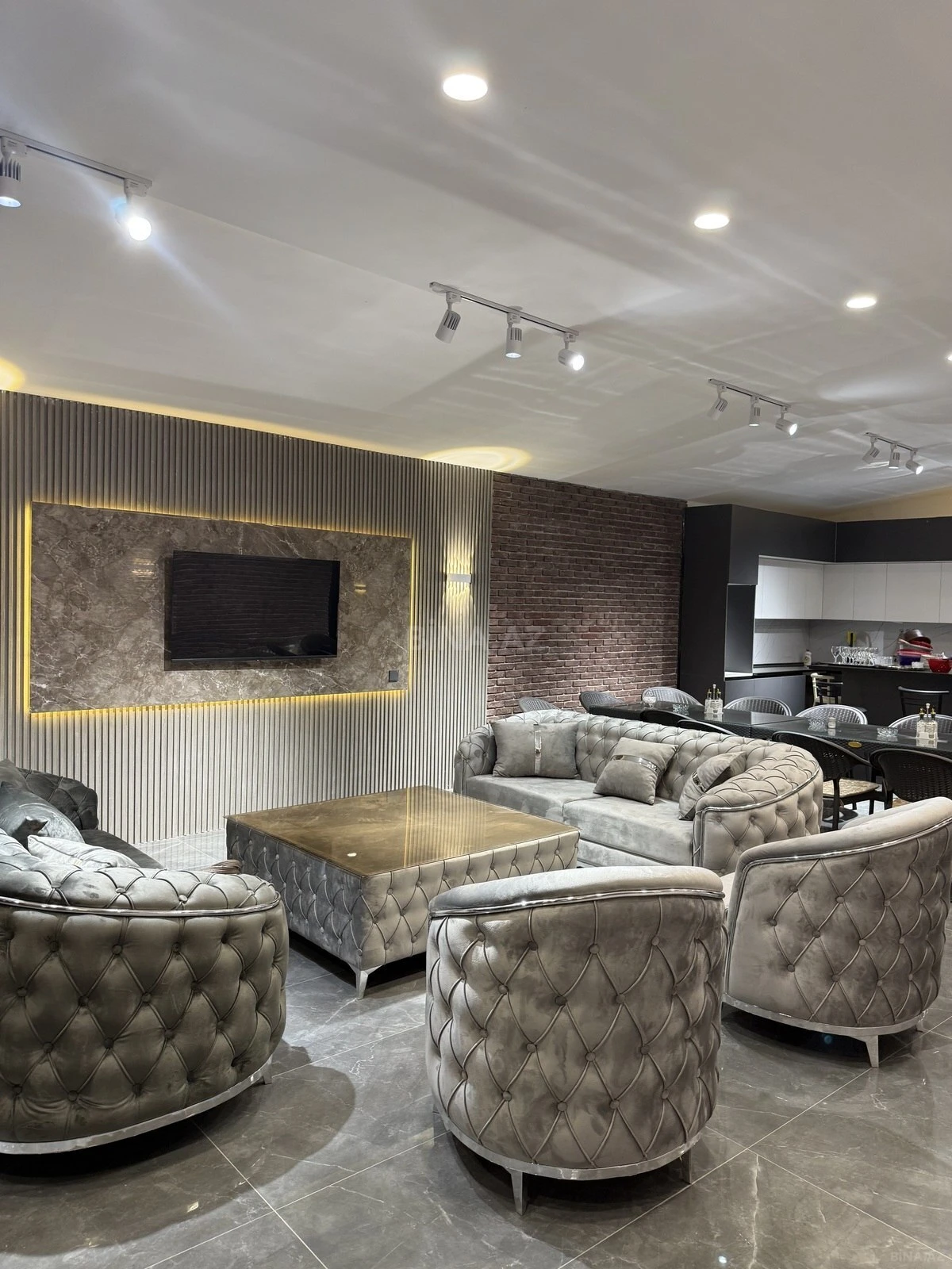 Kirayə verilir 4 otaqlı həyət evi 270 m²