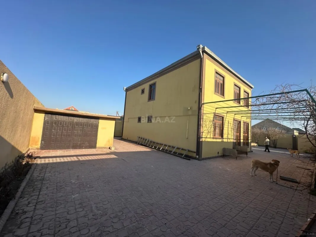 Satılır 7 otaqlı həyət evi 225 m²