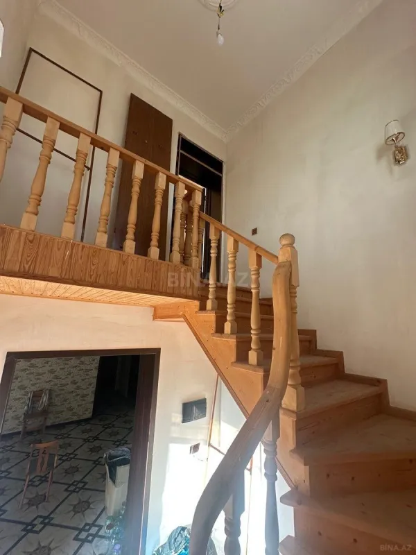 Satılır 7 otaqlı həyət evi 225 m²