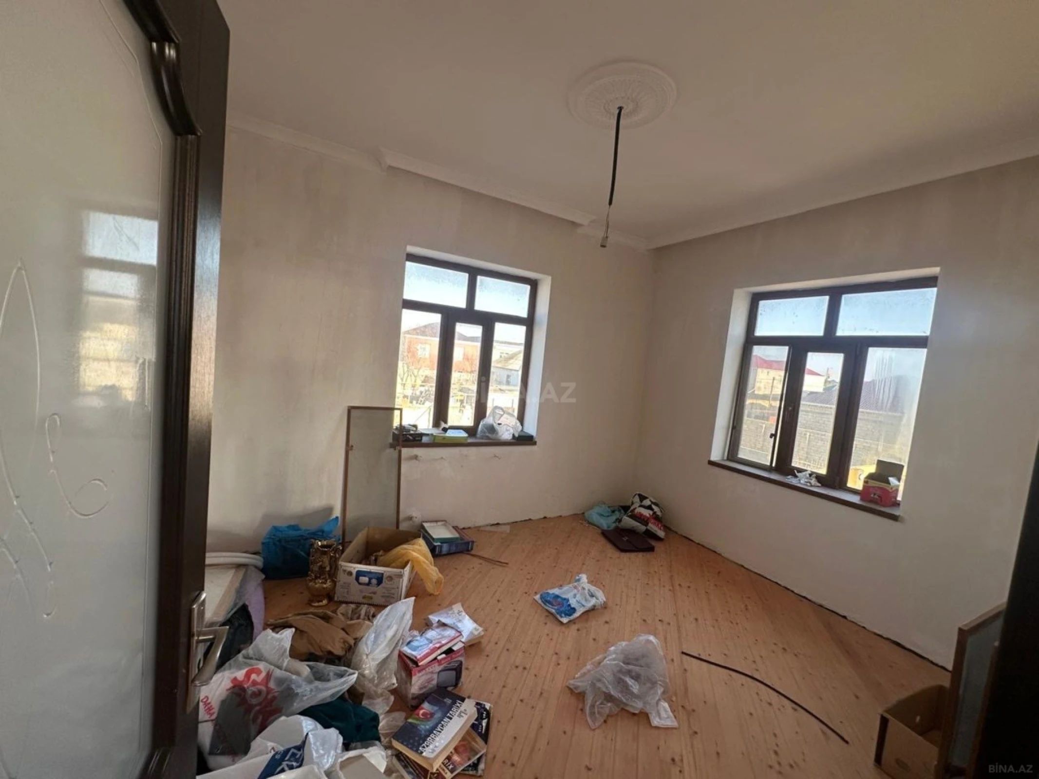 Satılır 7 otaqlı həyət evi 225 m²